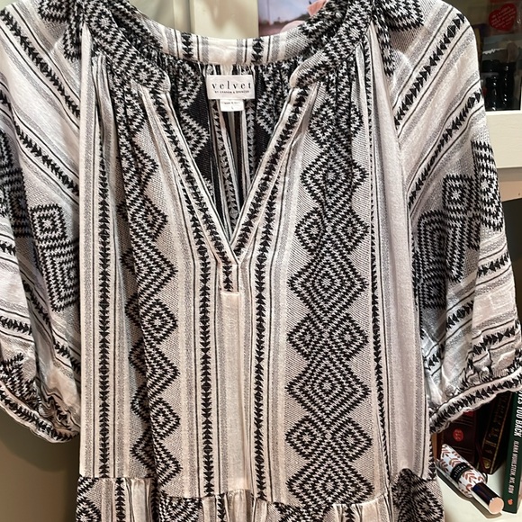 ππ Velvet | Short Sleeve Aztec Print Dress π Size Large. NWT. Pretty Style. - Picture 4 of 9